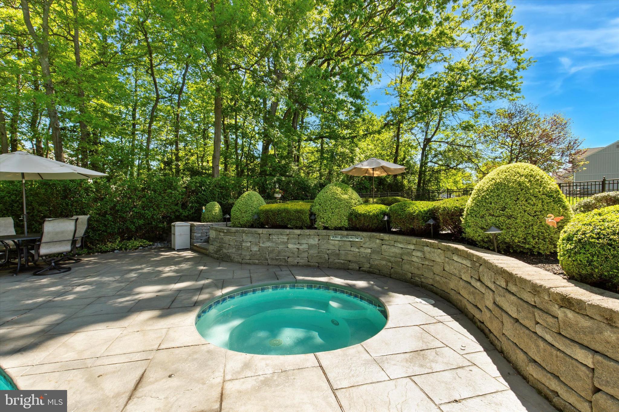 HIDDEN POND - Residential