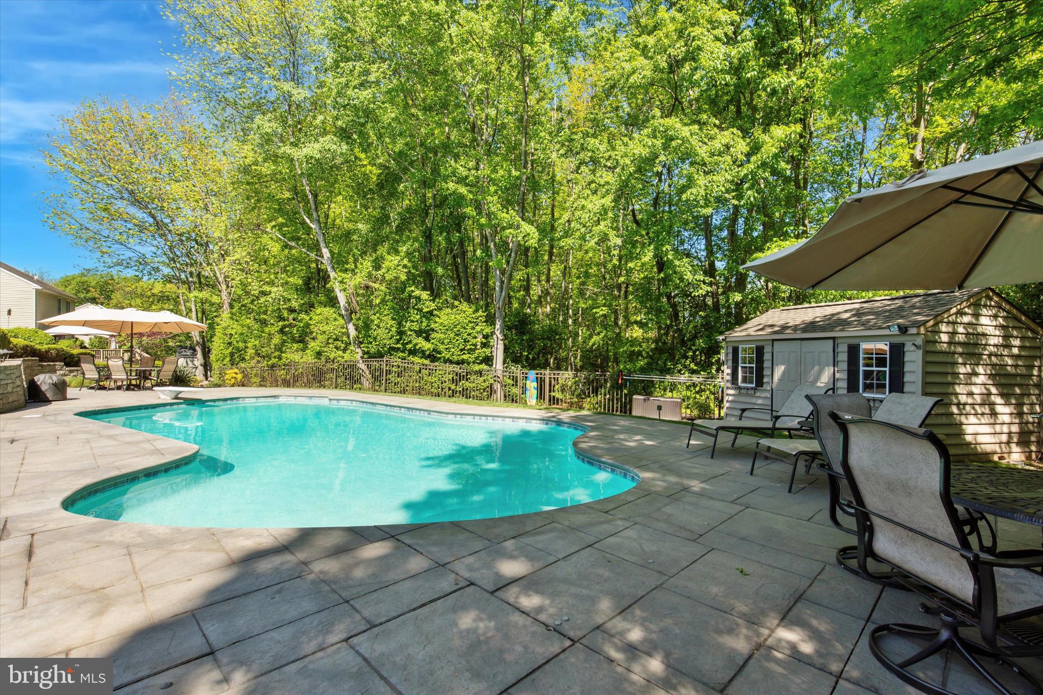 HIDDEN POND - Residential