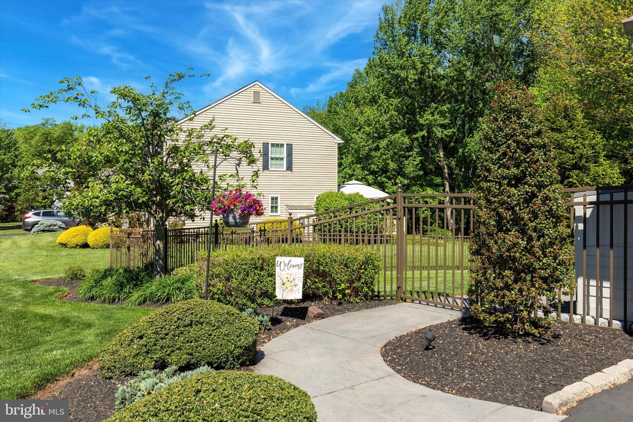 HIDDEN POND - Residential