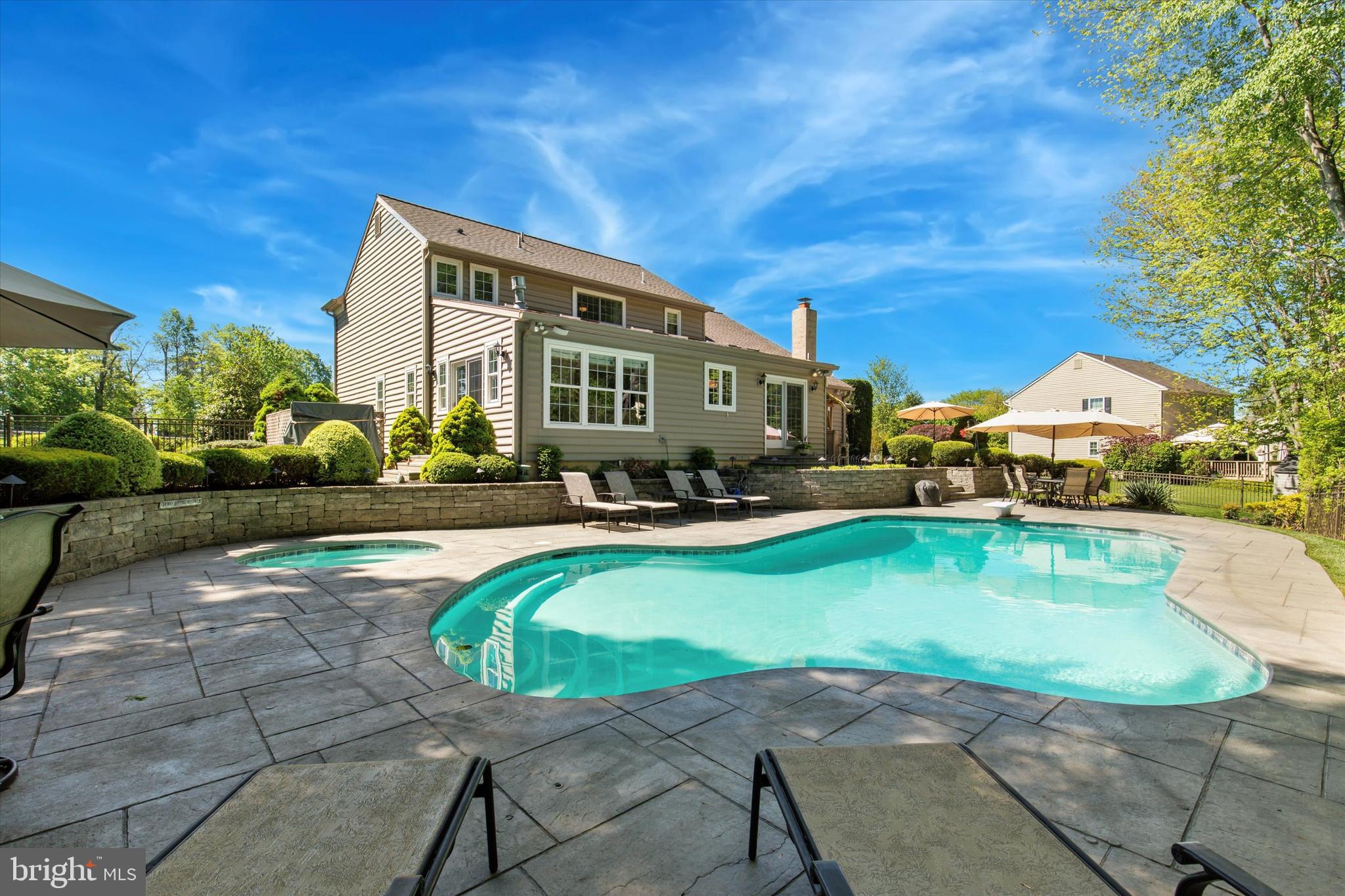 HIDDEN POND - Residential