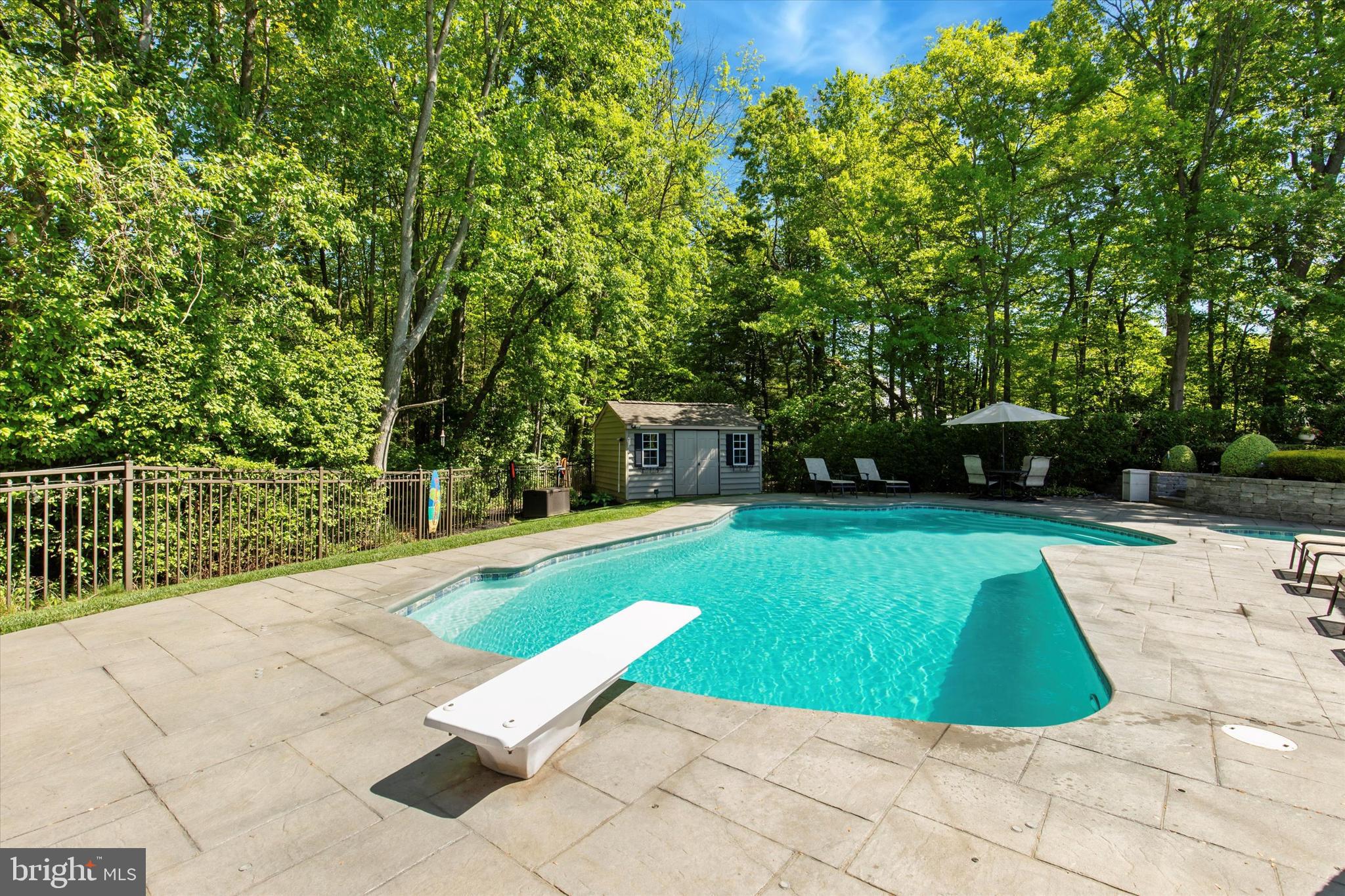 HIDDEN POND - Residential