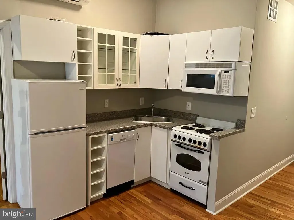 Additional image 14 of 1527 Spruce Street Unit 30A, Philadelphia, PA 19102