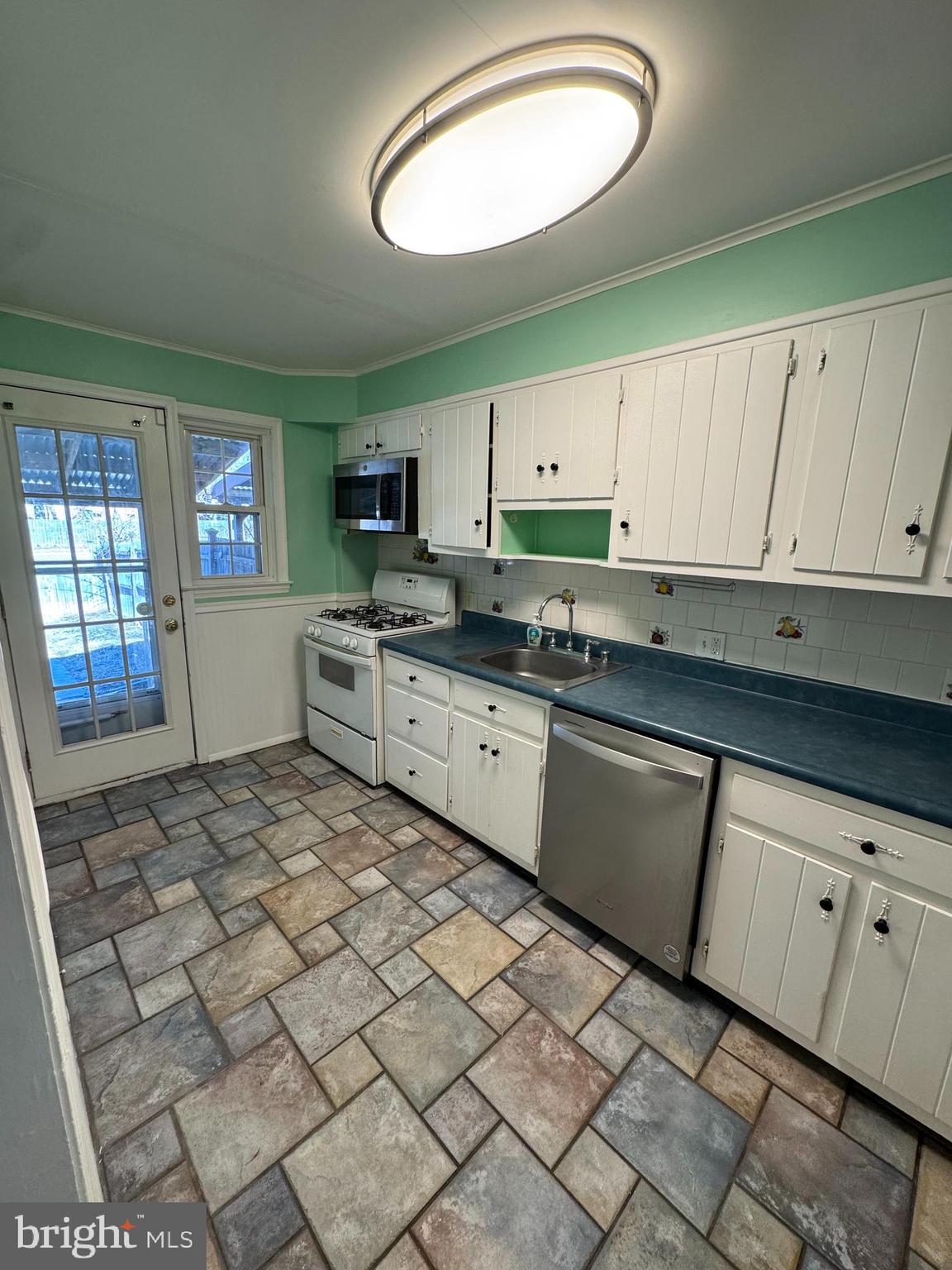 KNETTISHALL - Residential Lease