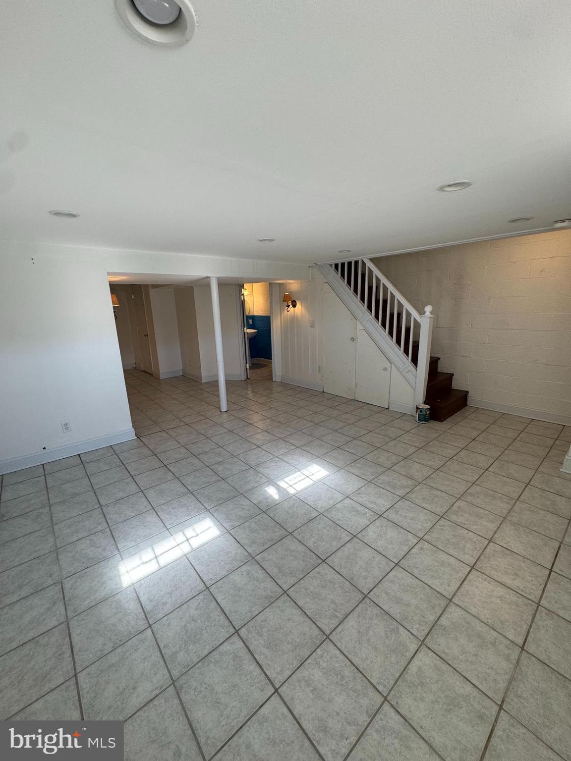 KNETTISHALL - Residential Lease