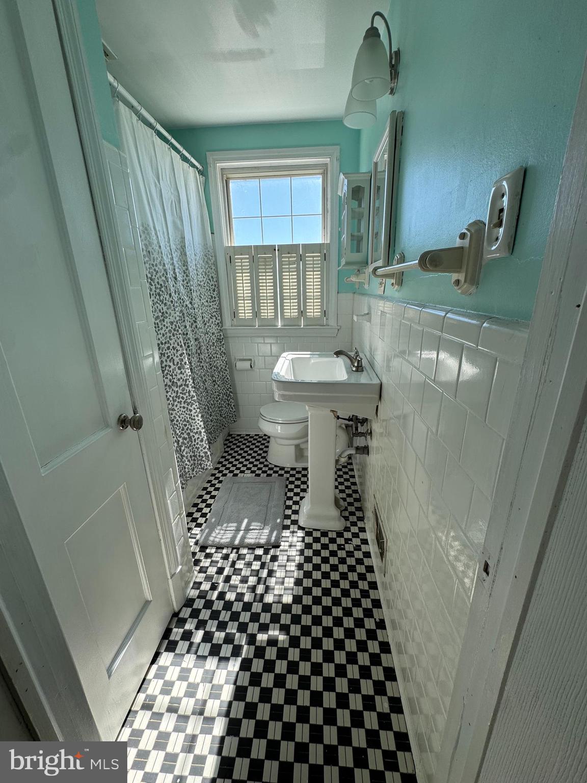 KNETTISHALL - Residential Lease