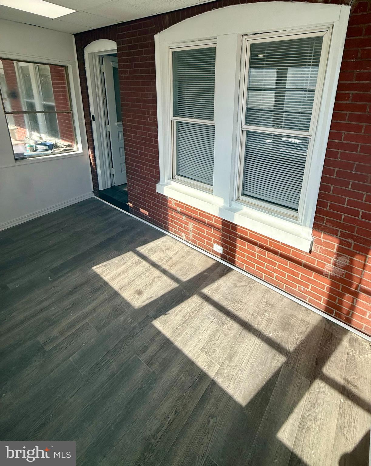 1921 N WASHINGTON STREET