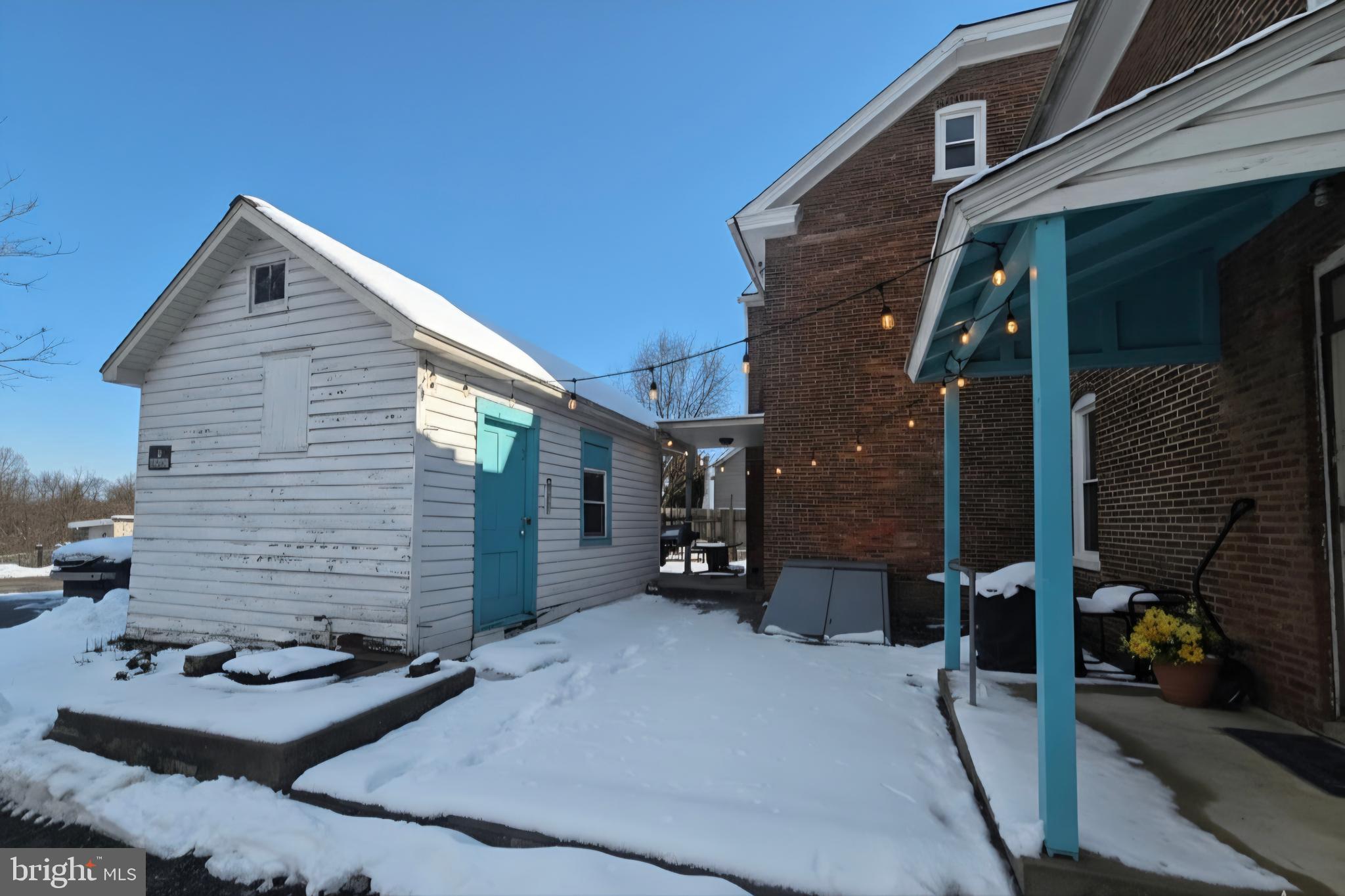 3259 MAIN STREET 3265