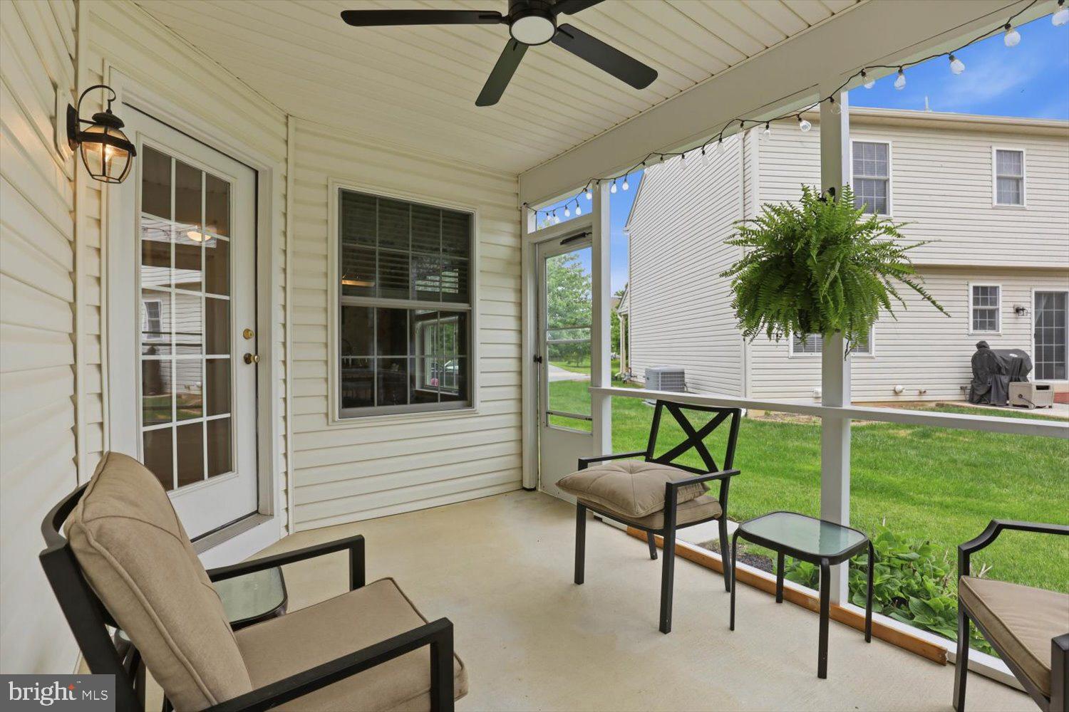 336 FENCEPOST LN