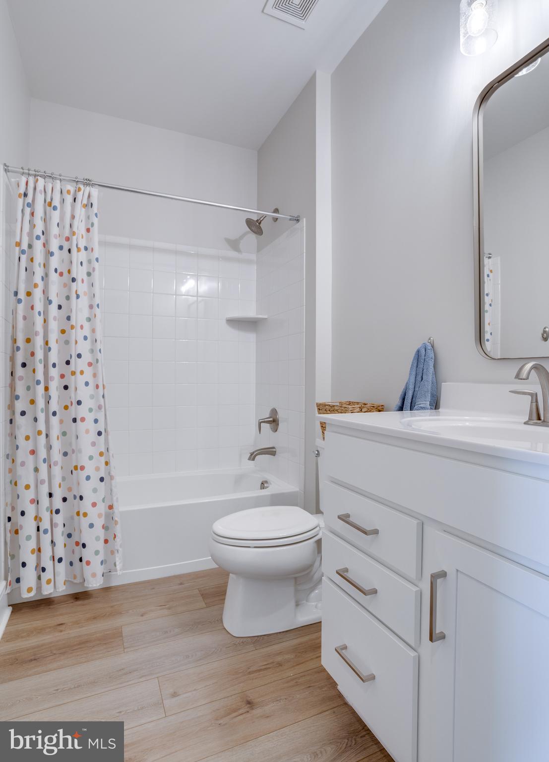 ROBINSON MANOR - Residential