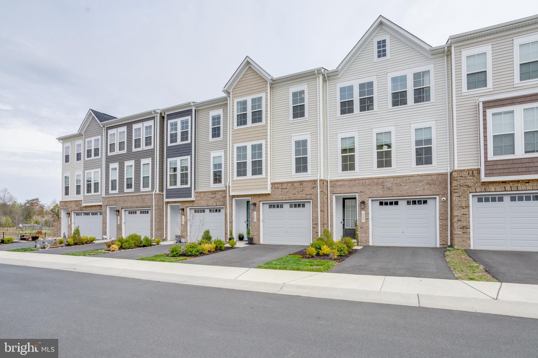 ROBINSON MANOR - Residential