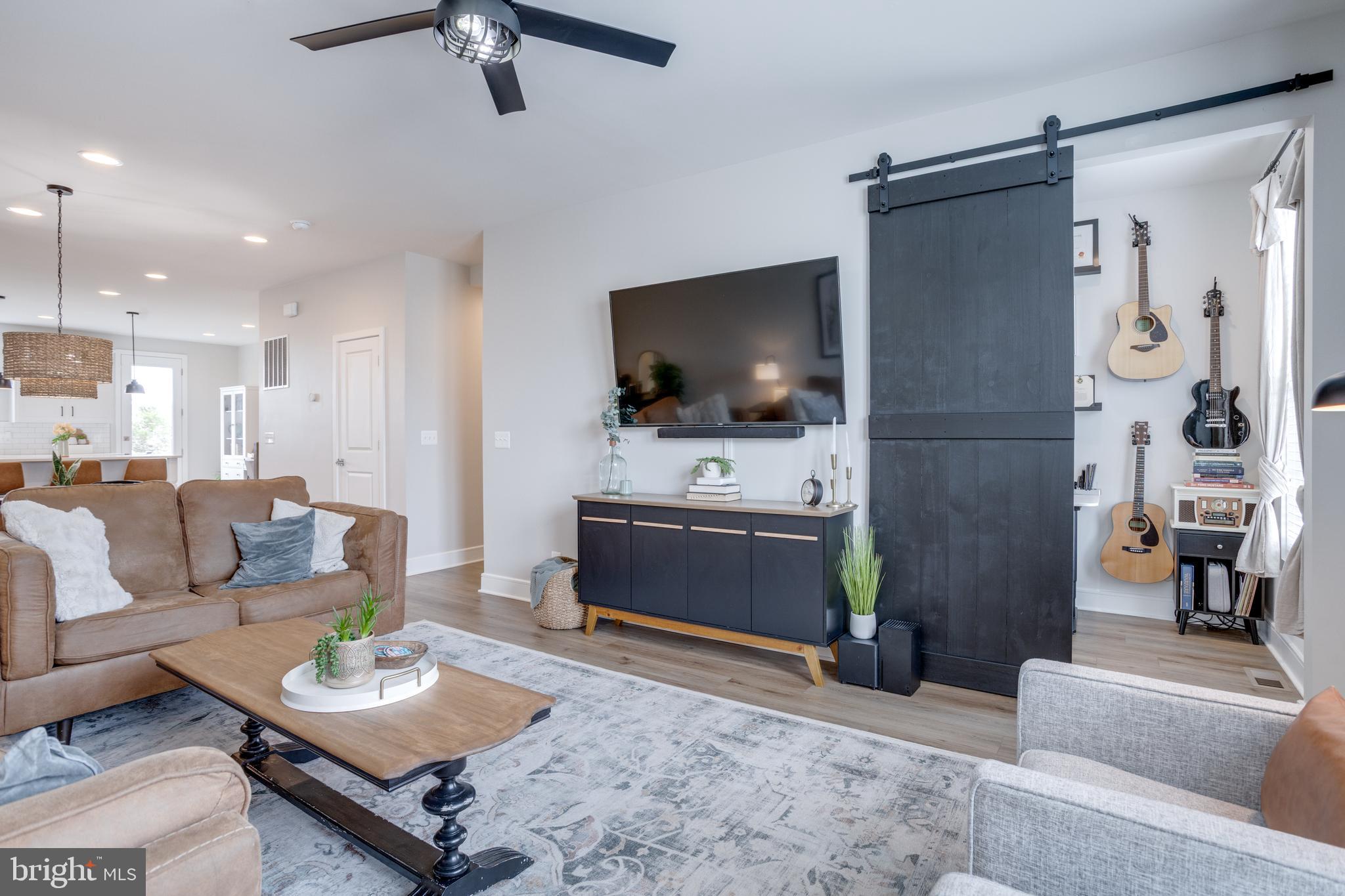 ROBINSON MANOR - Residential