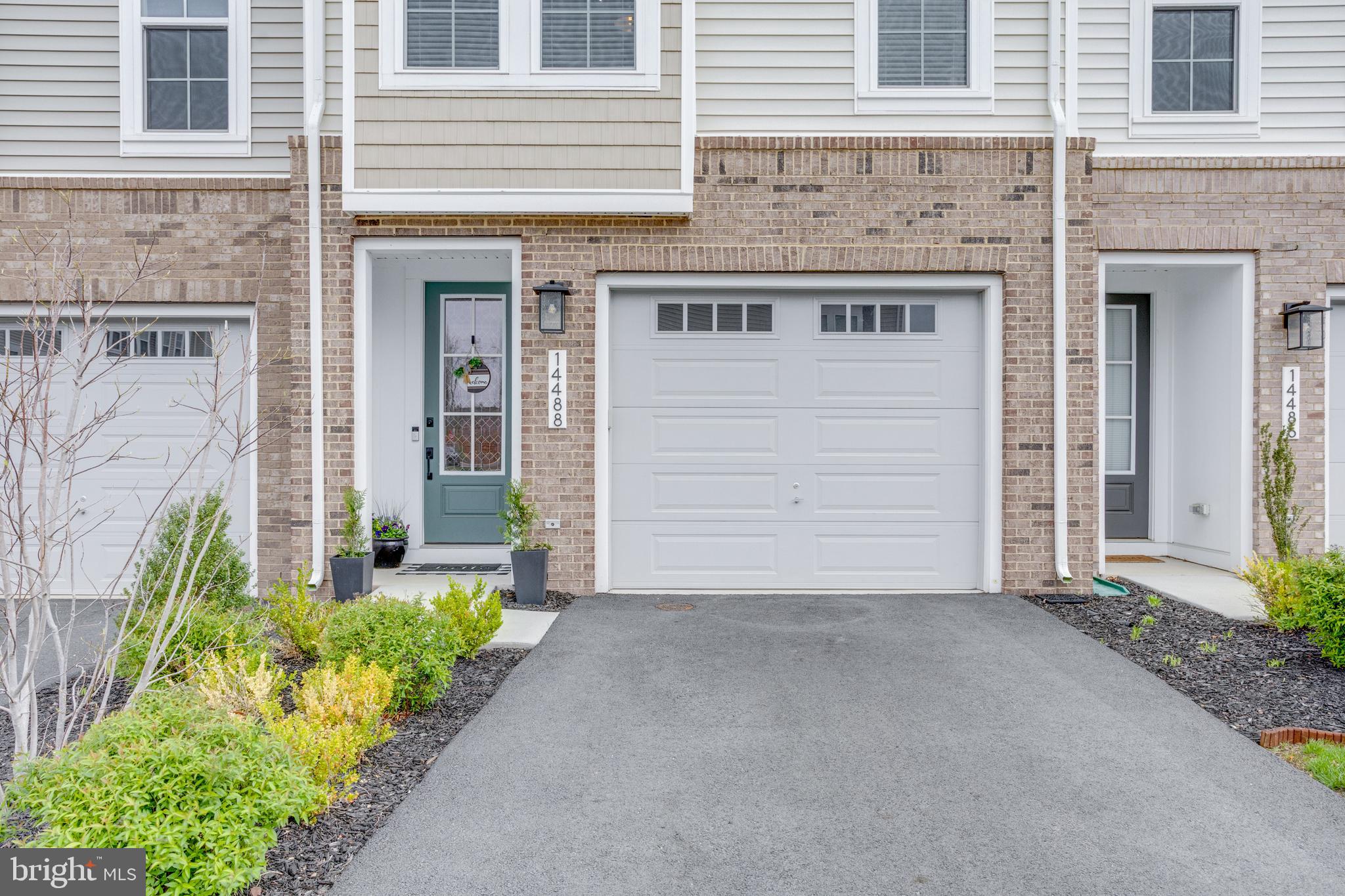 ROBINSON MANOR - Residential