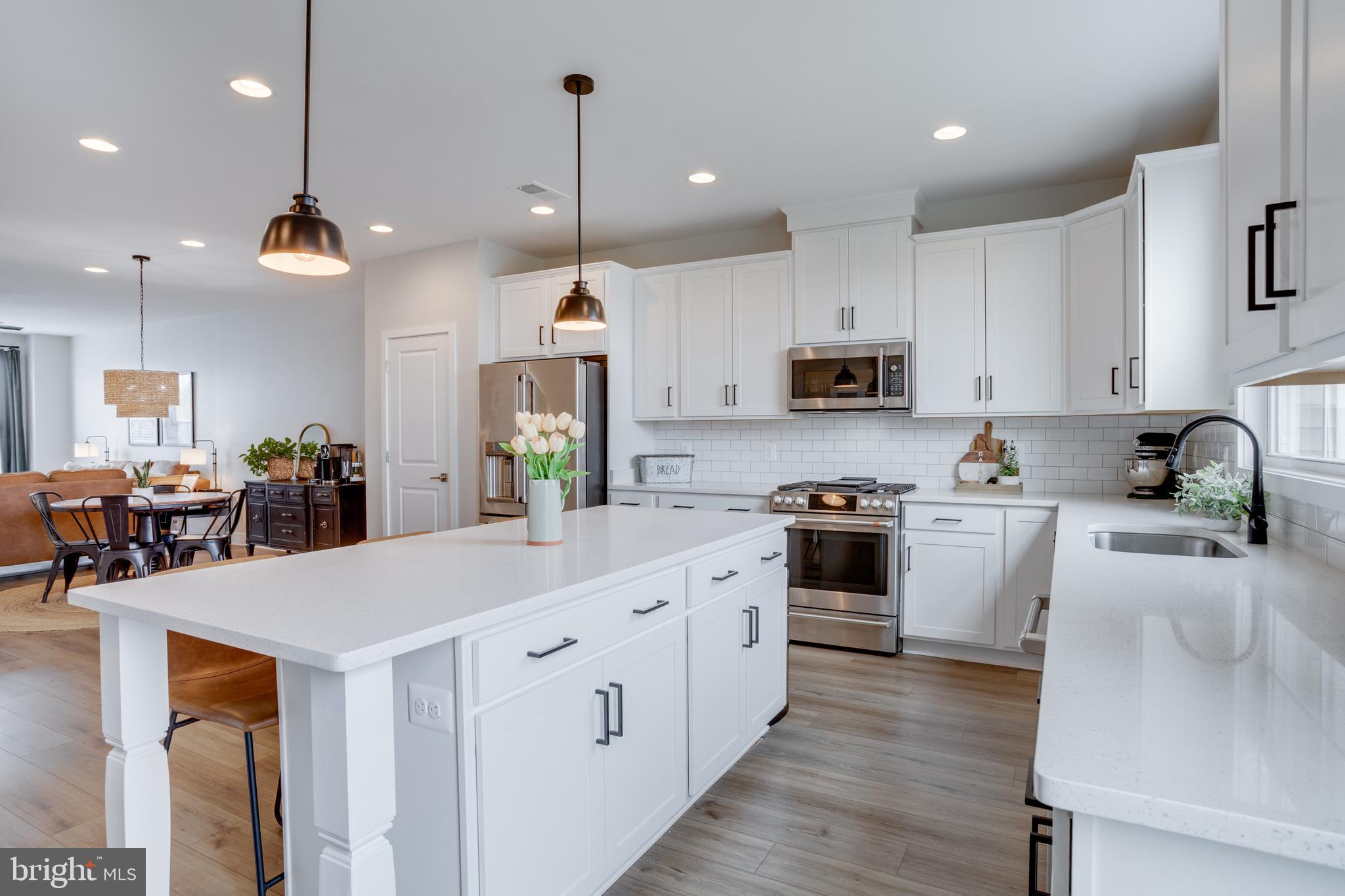 ROBINSON MANOR - Residential