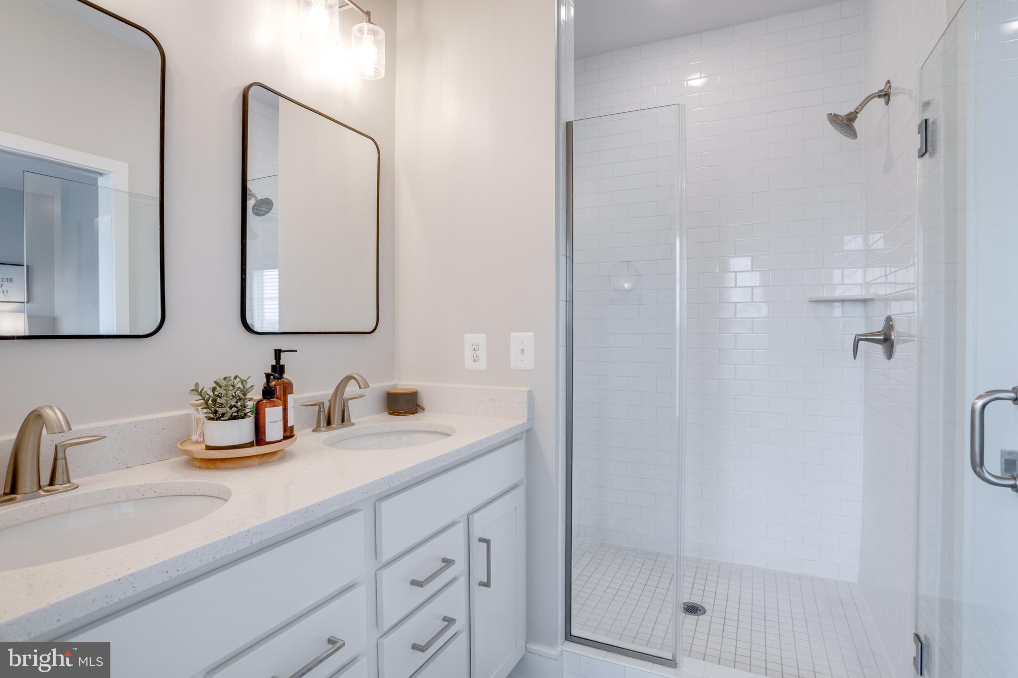 ROBINSON MANOR - Residential