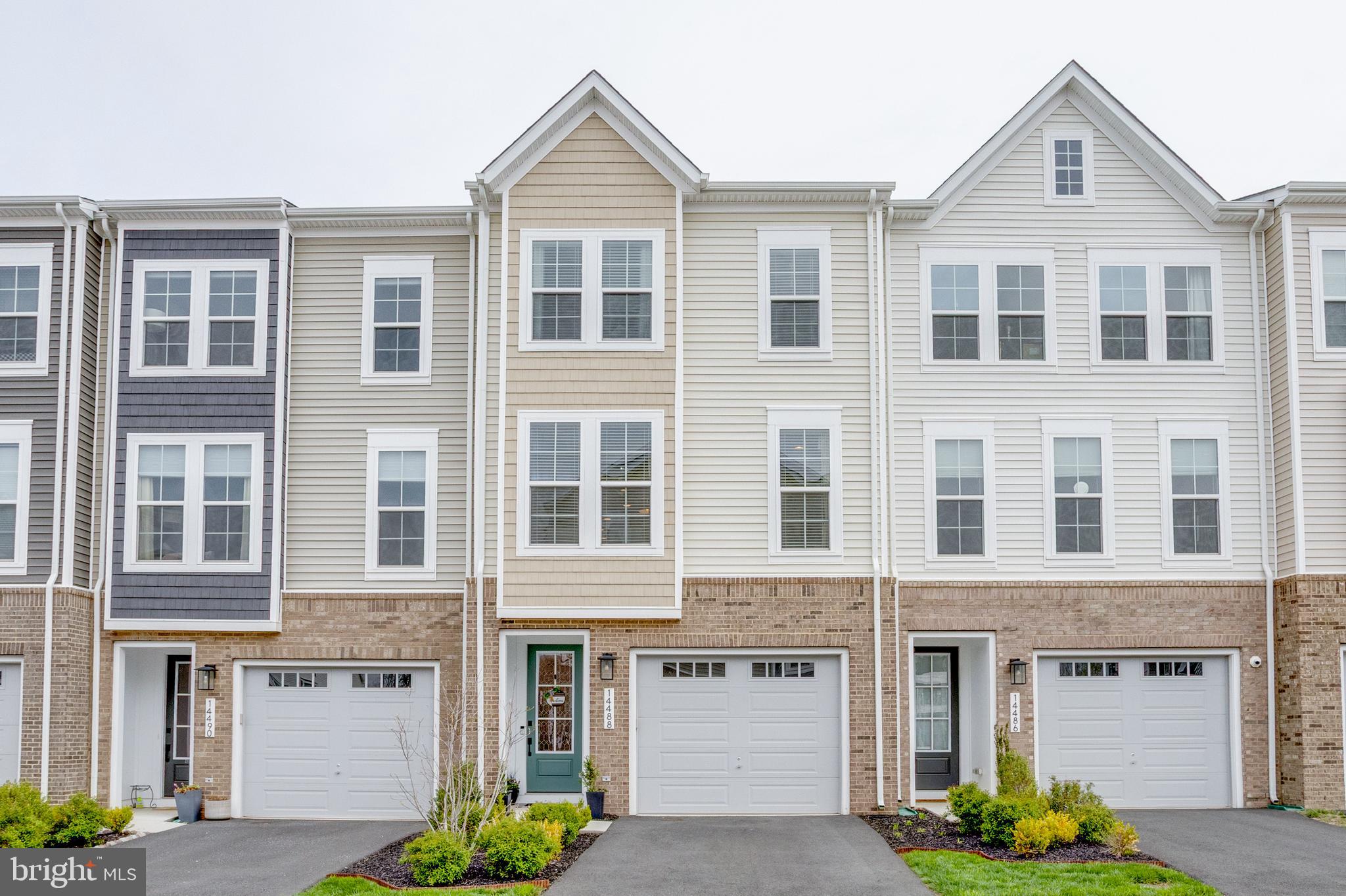 ROBINSON MANOR - Residential