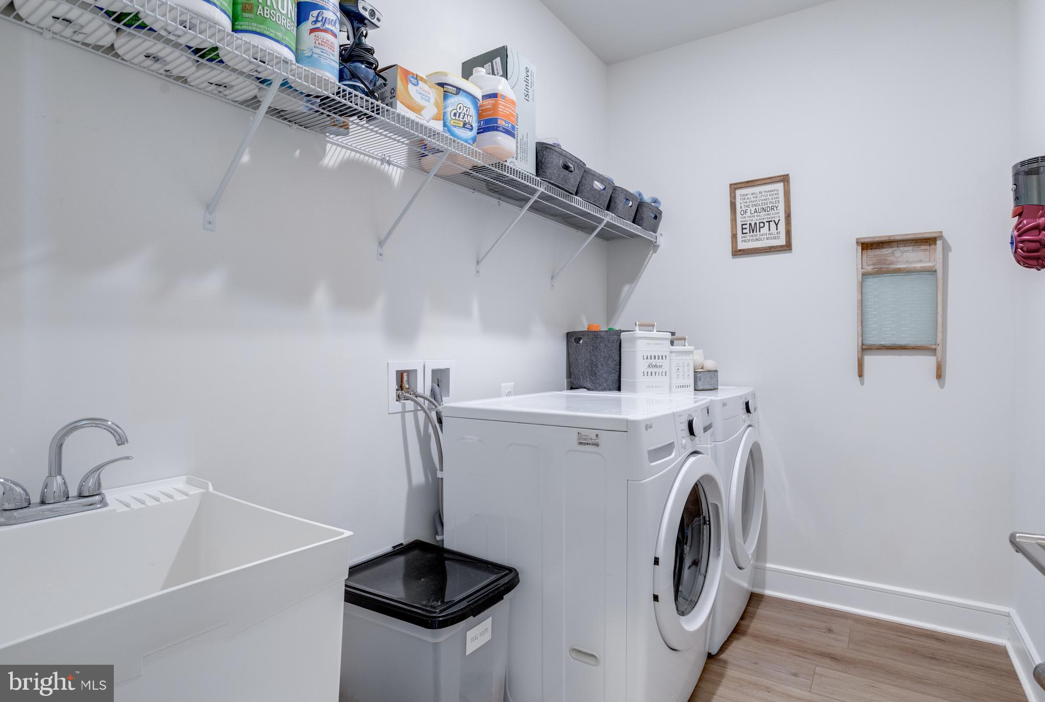 ROBINSON MANOR - Residential