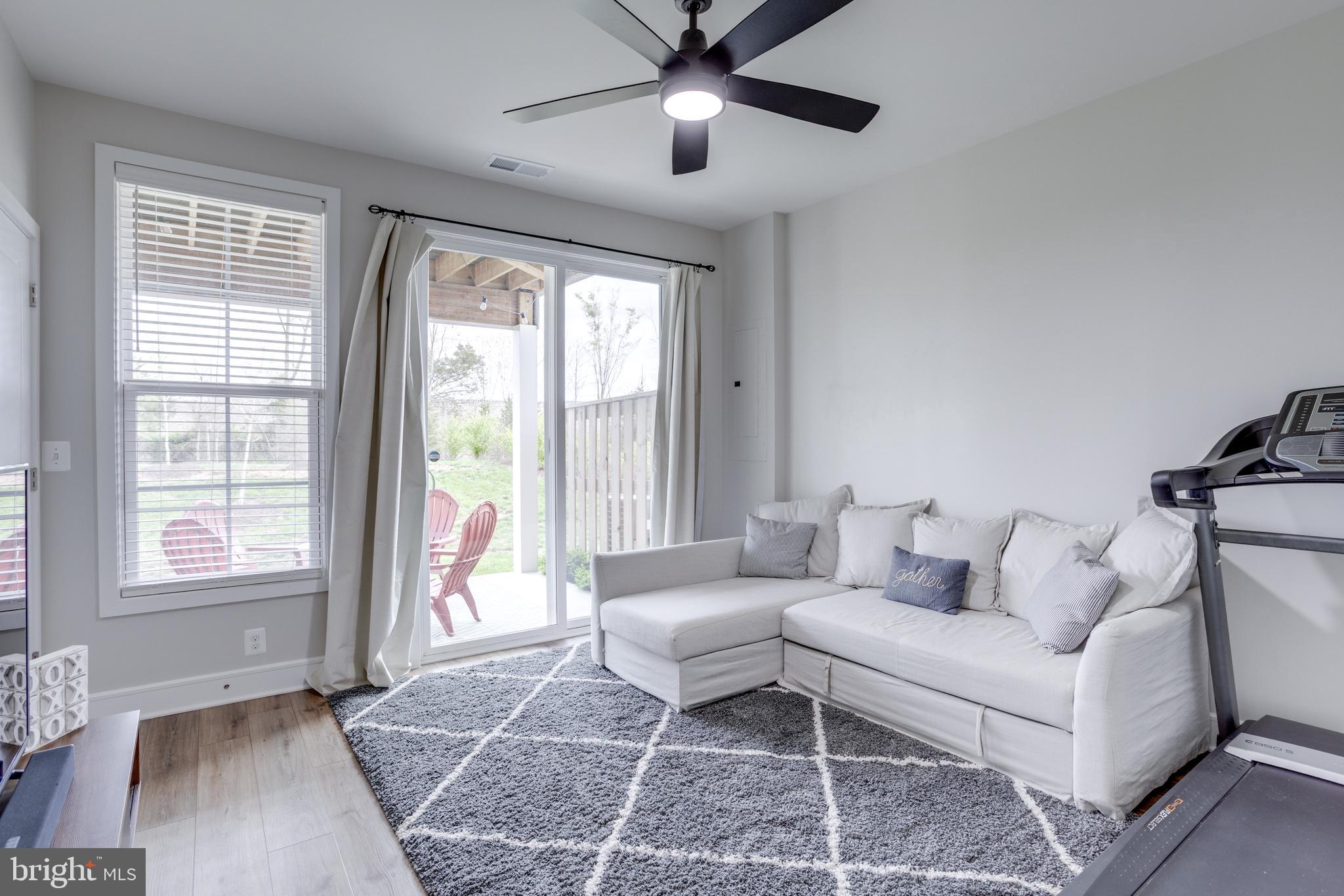 ROBINSON MANOR - Residential