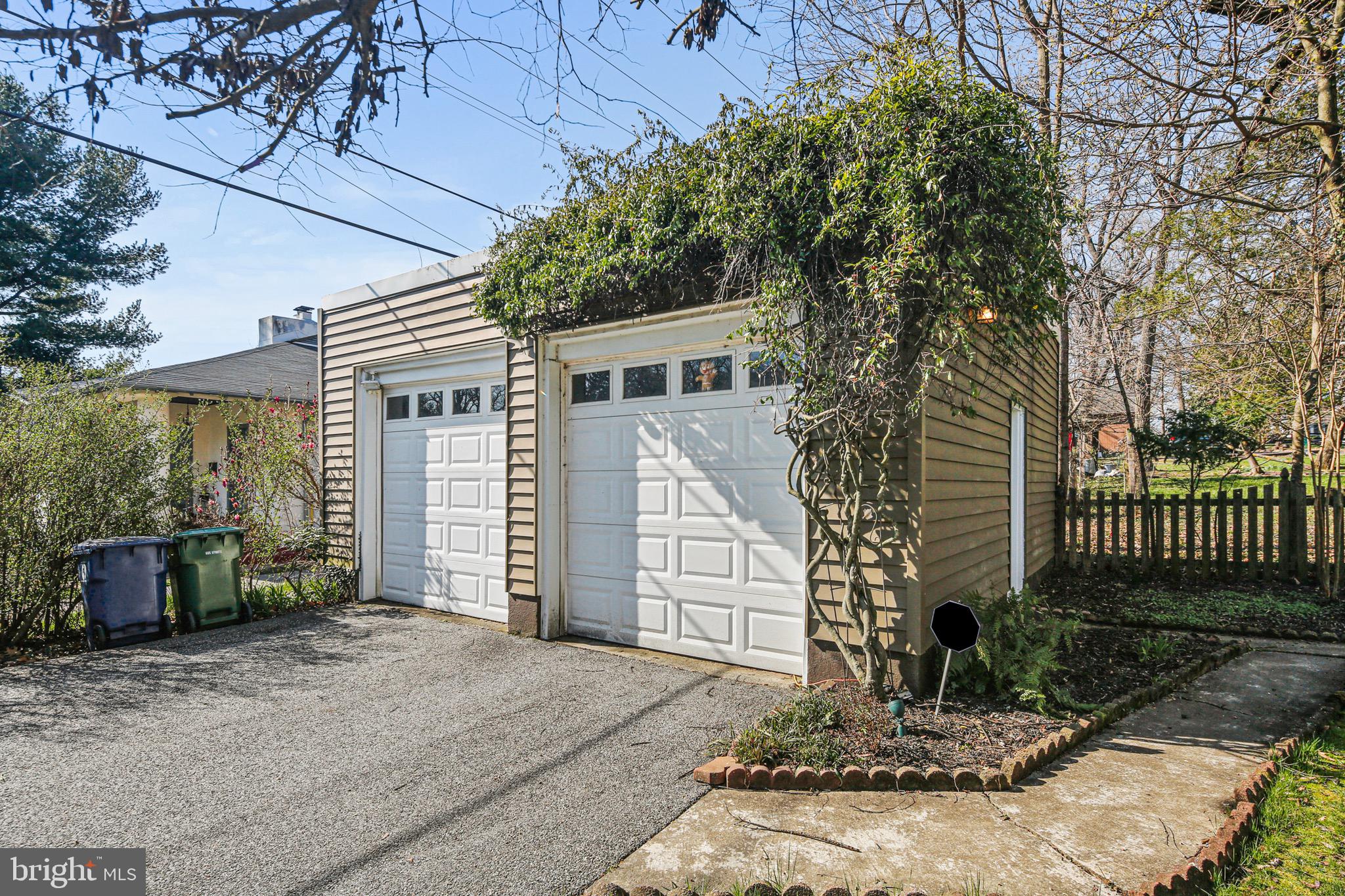 TEN HILLS - Residential