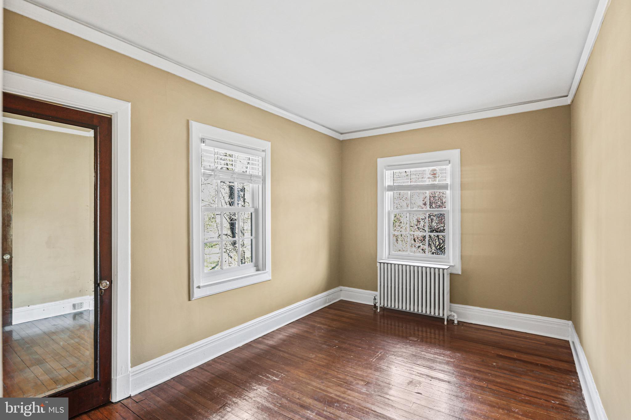 TEN HILLS - Residential