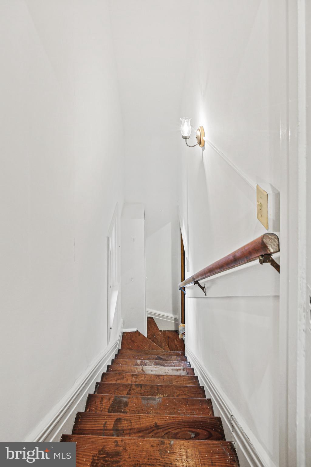 TEN HILLS - Residential