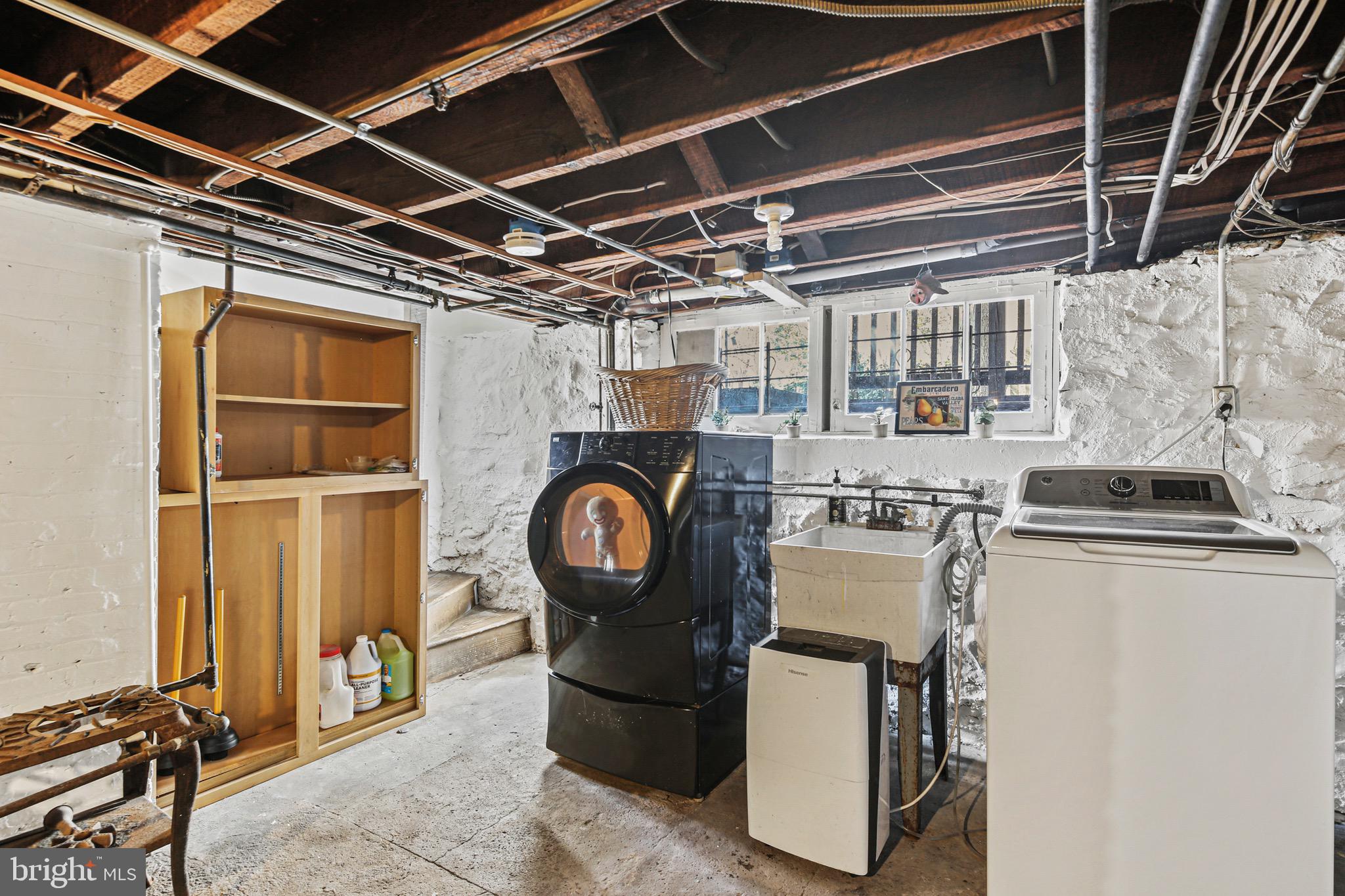 TEN HILLS - Residential