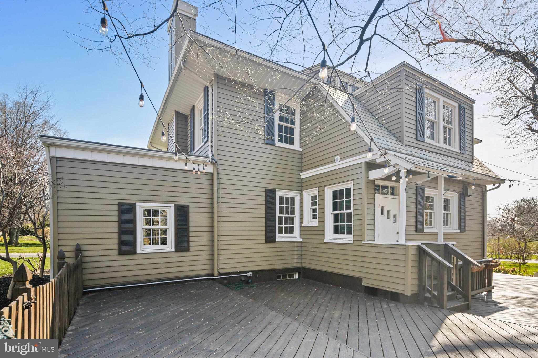 TEN HILLS - Residential