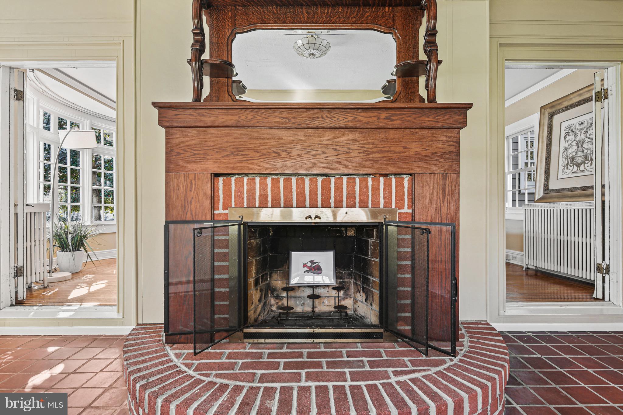 TEN HILLS - Residential