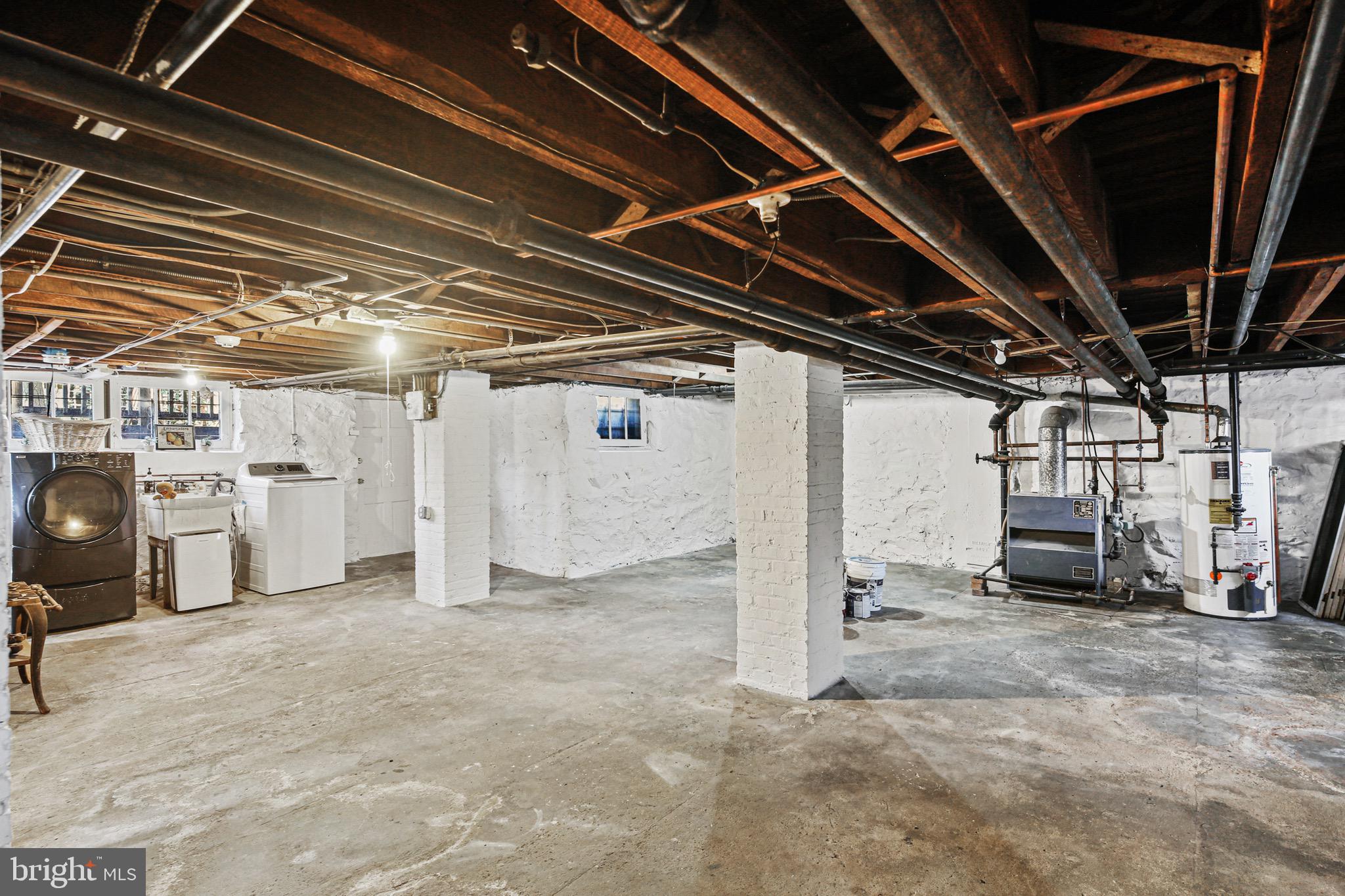 TEN HILLS - Residential