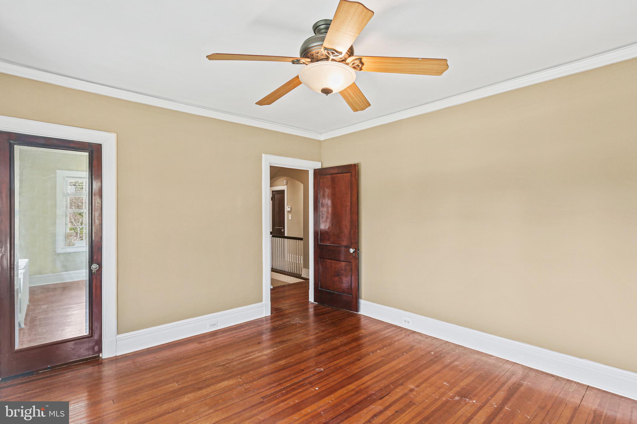 TEN HILLS - Residential