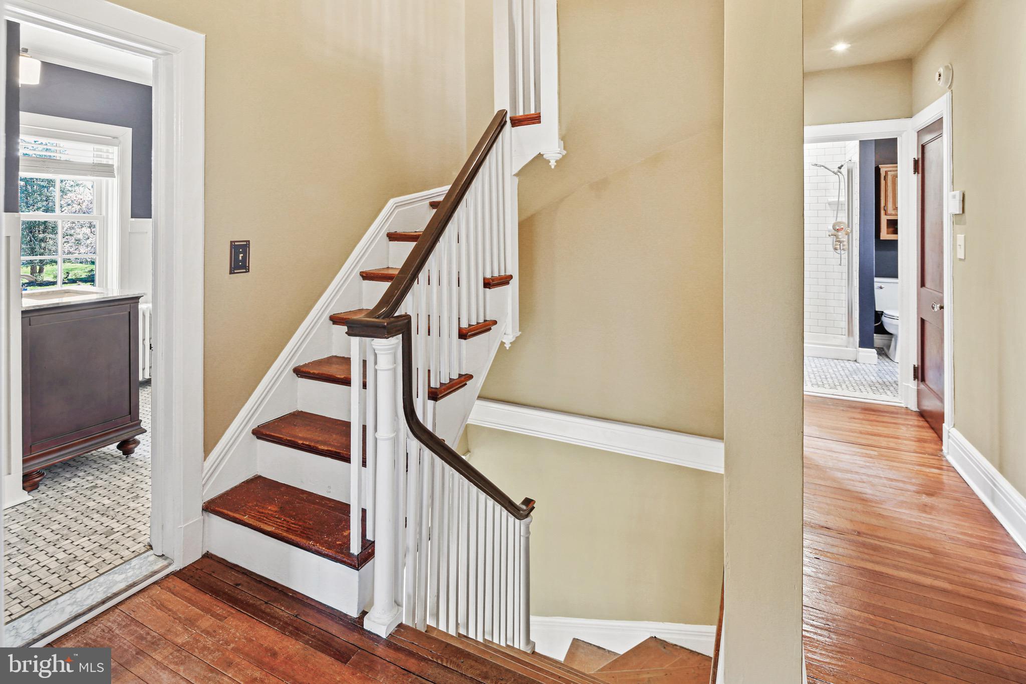 TEN HILLS - Residential