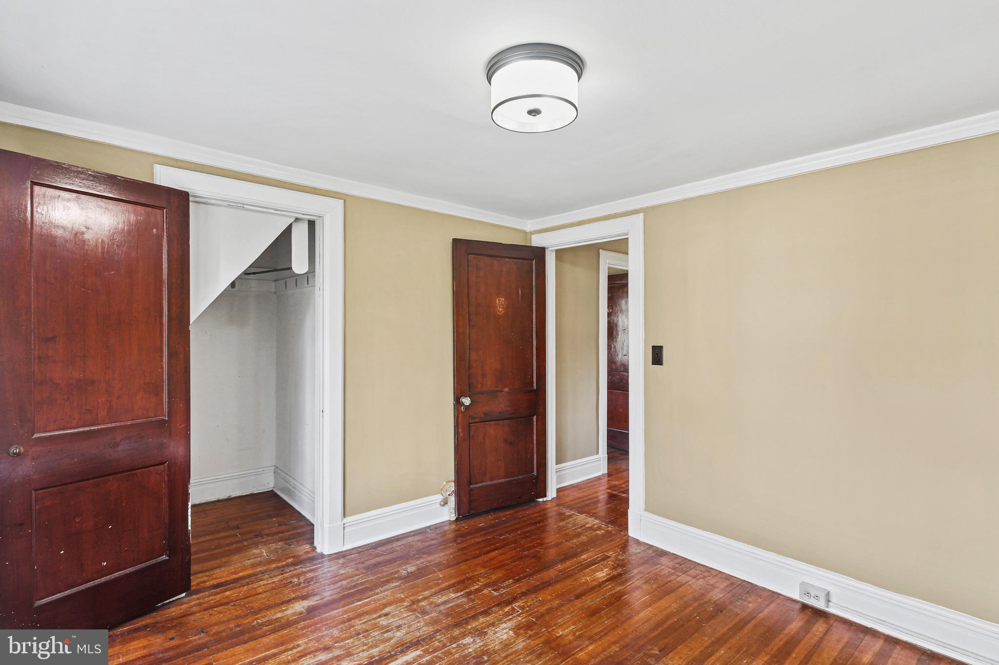 TEN HILLS - Residential