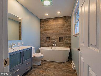 LAKEWOOD - Residential