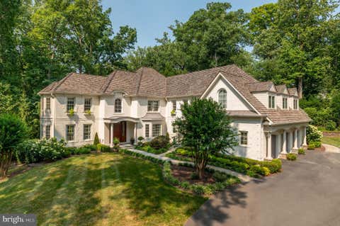 Photo of 7426 Dulany Drive, MCLEAN, VA 22101 (MLS # VAFX2309766)