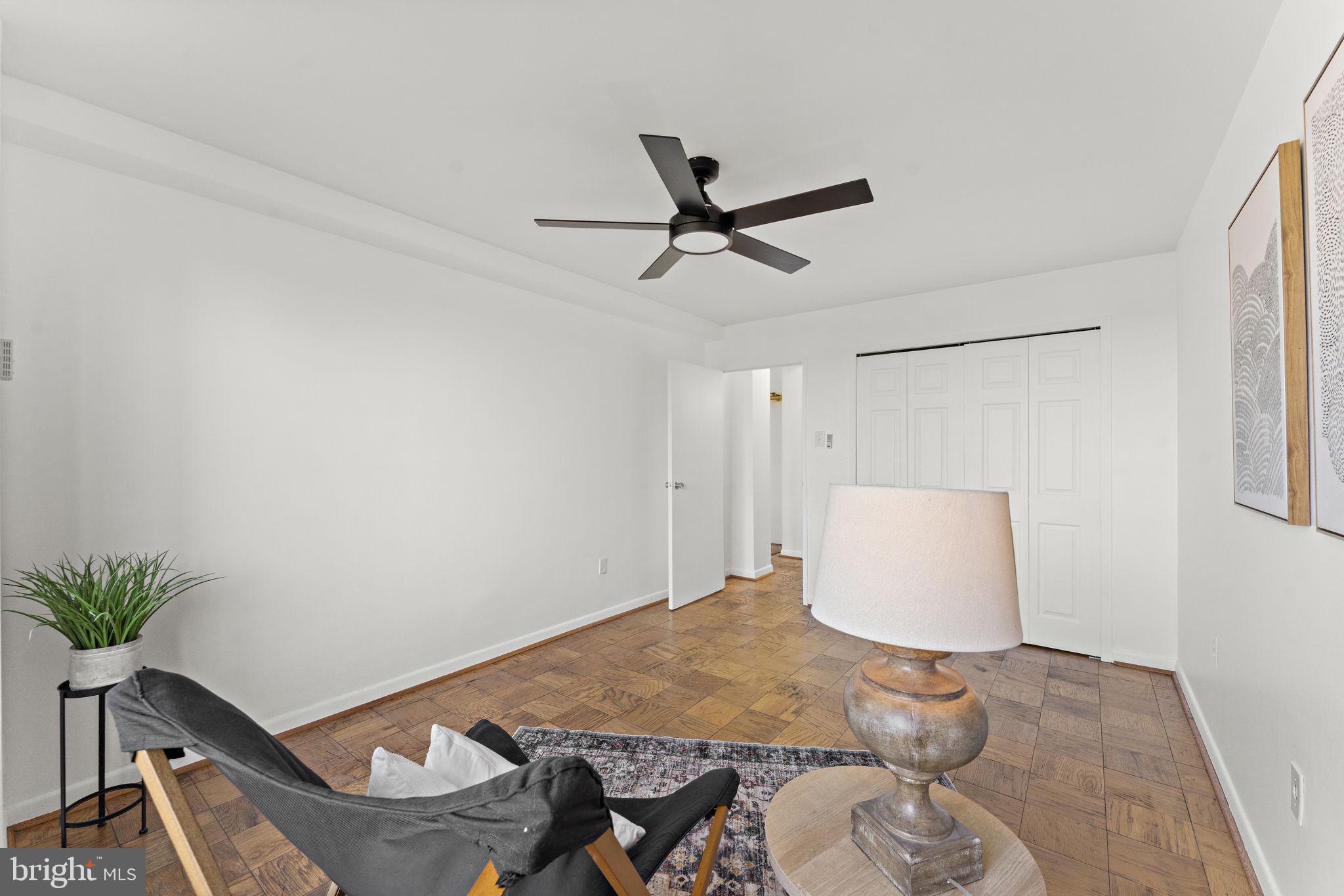 RIVER TOWERS - Residential