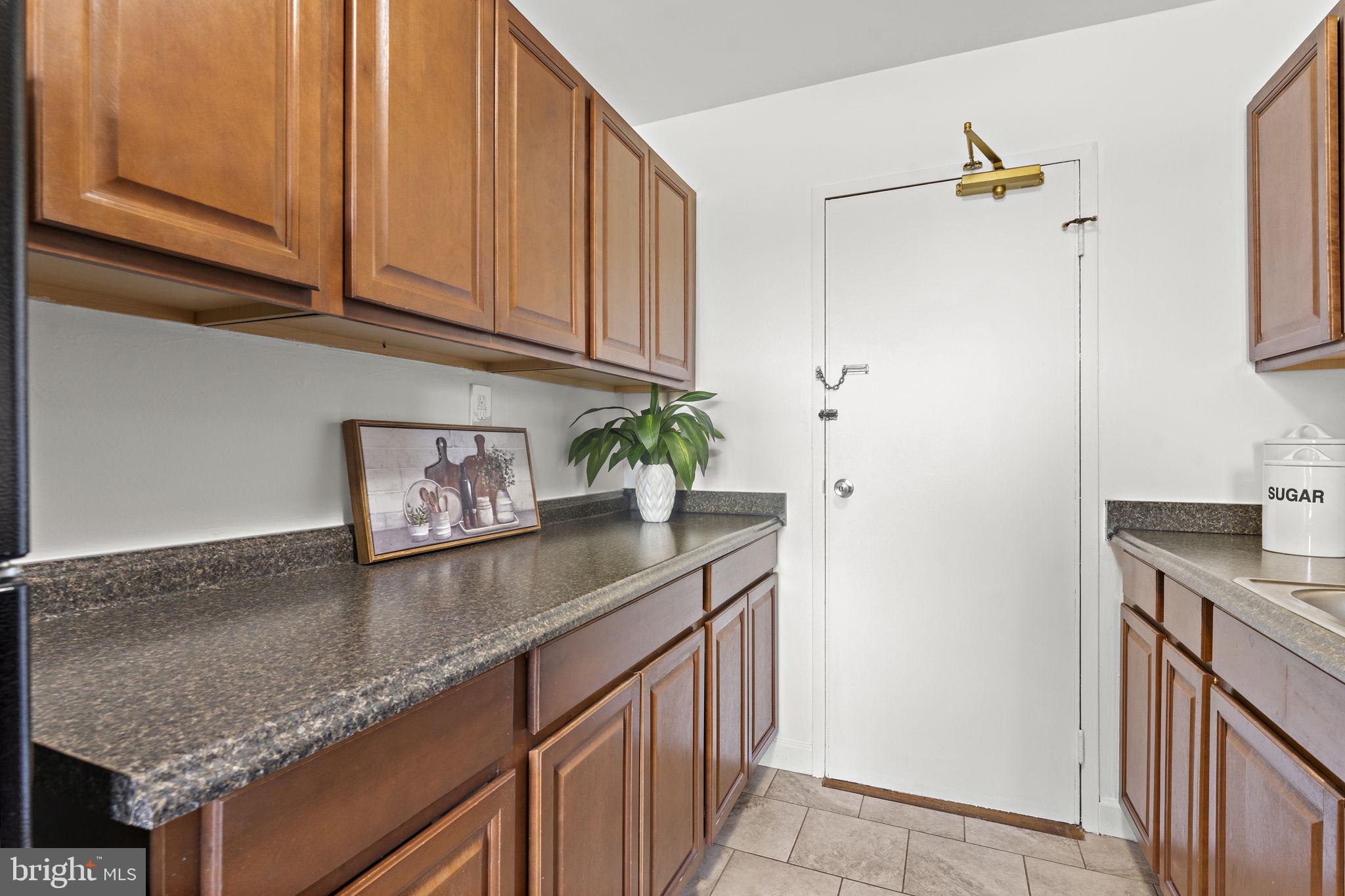 RIVER TOWERS - Residential