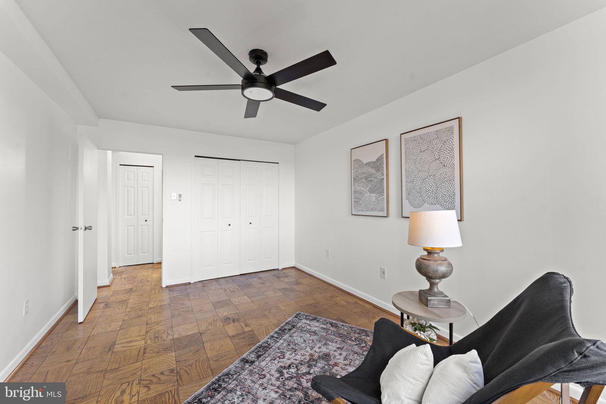 RIVER TOWERS - Residential