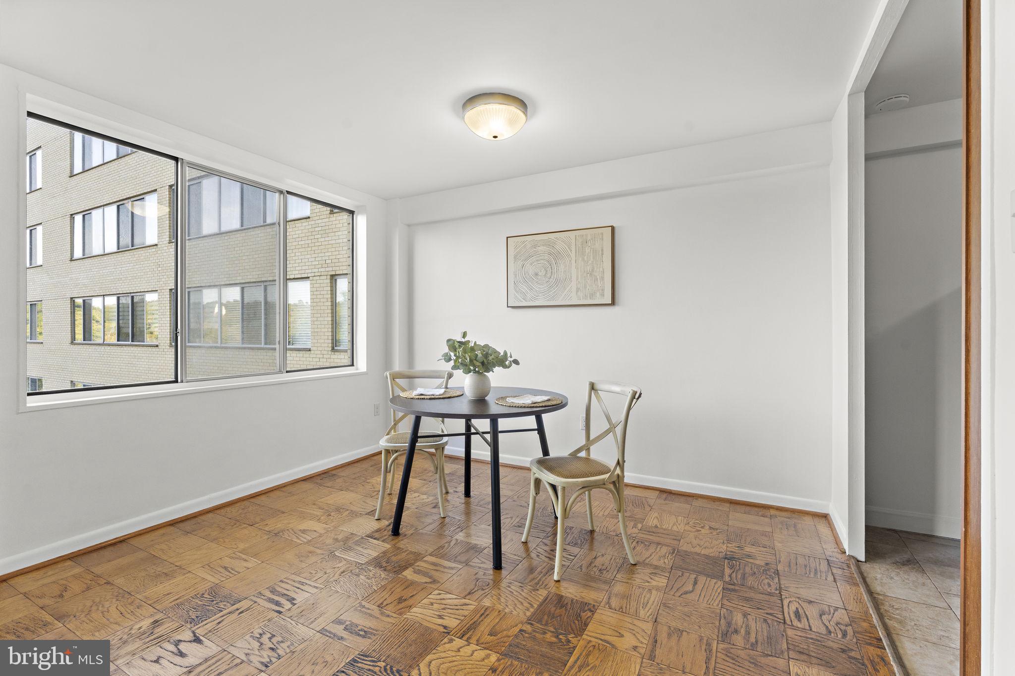 RIVER TOWERS - Residential