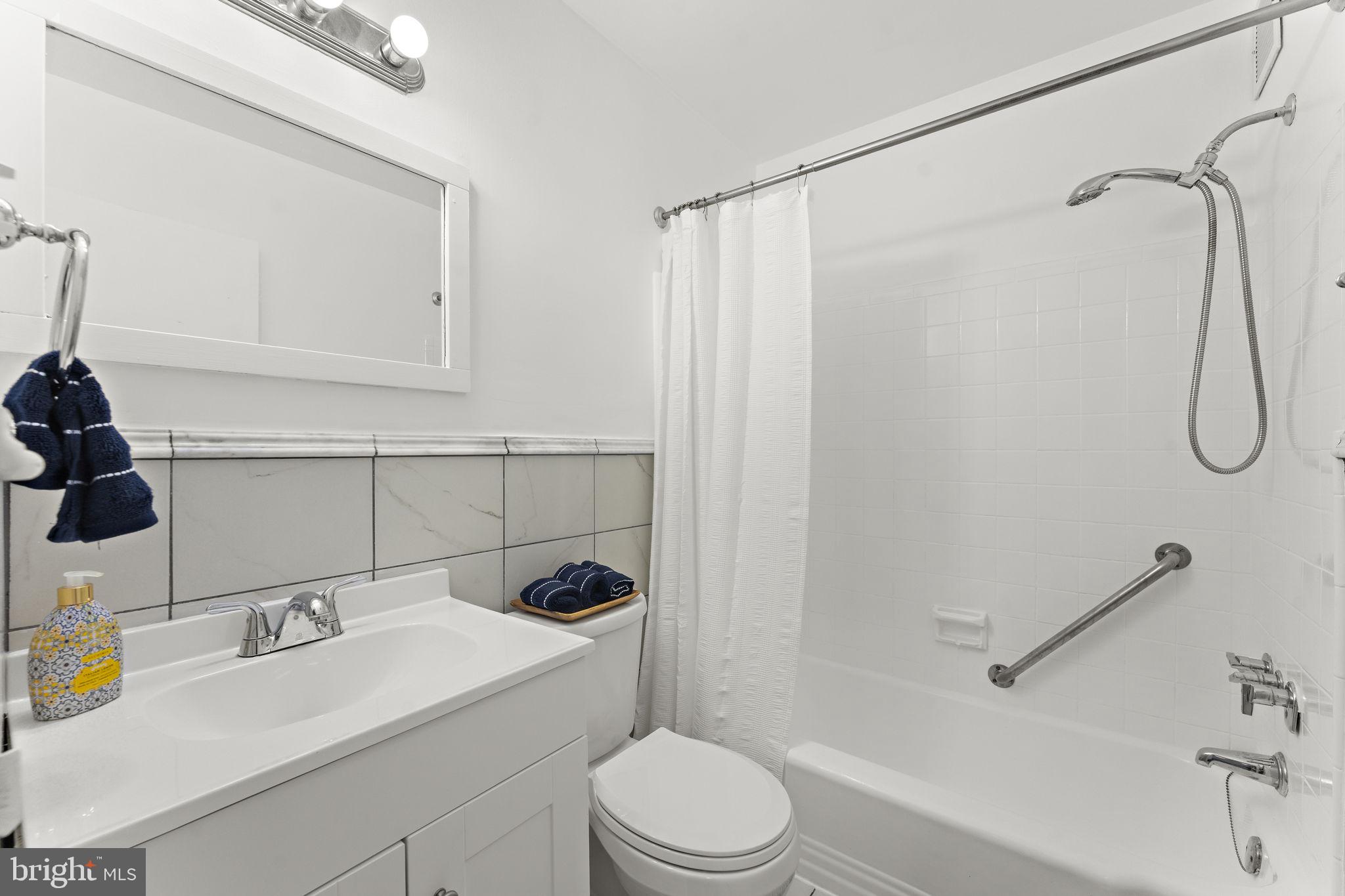 RIVER TOWERS - Residential