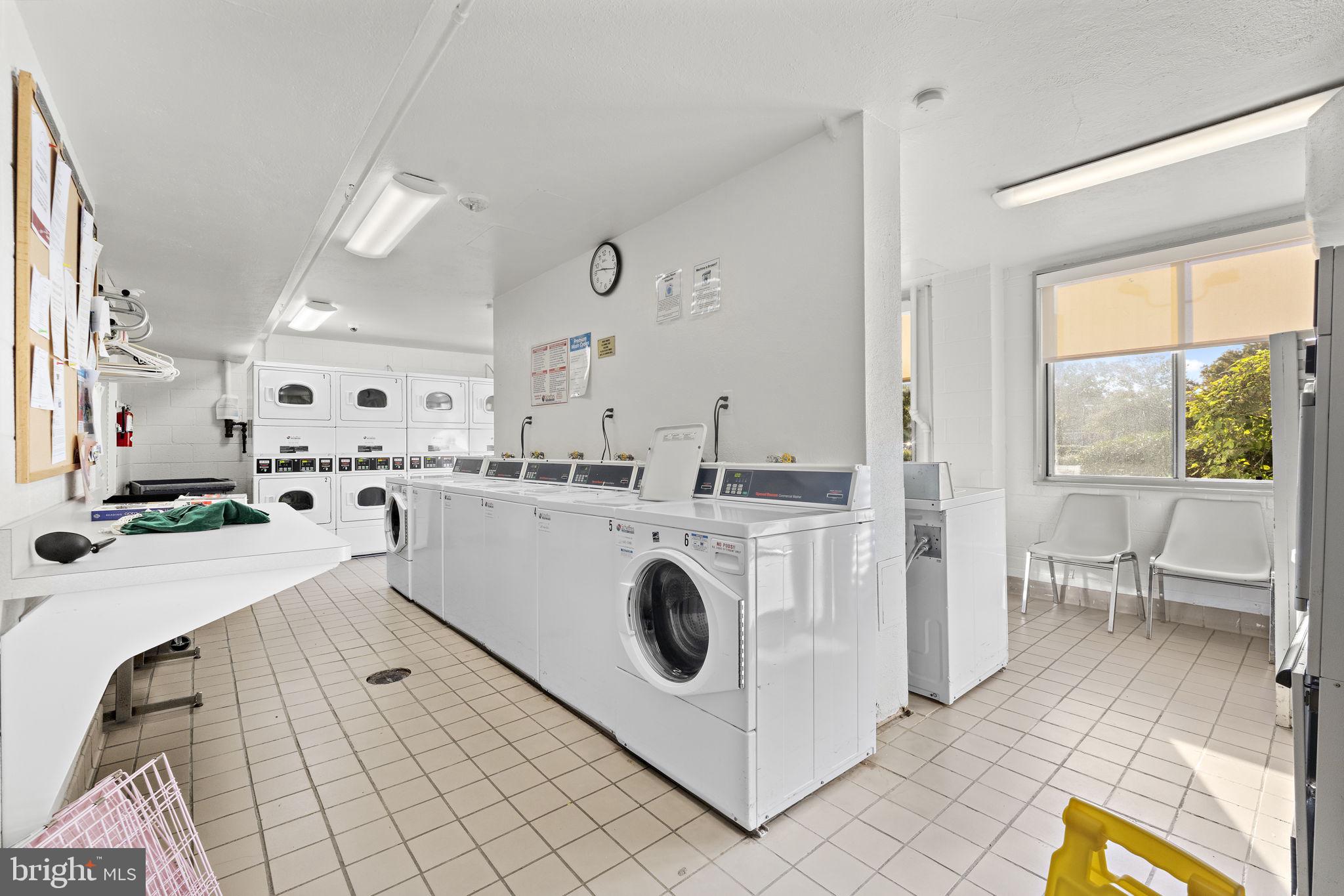 RIVER TOWERS - Residential