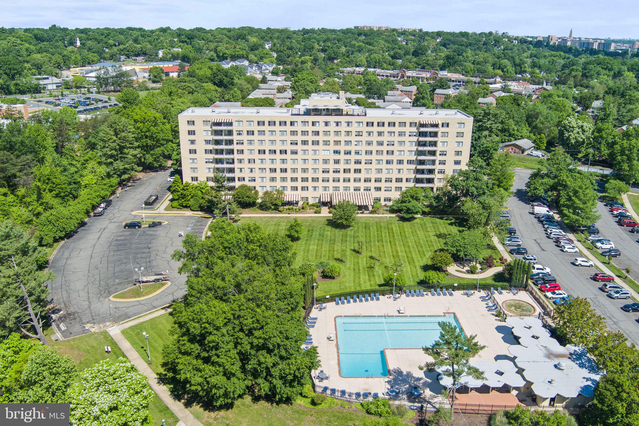 RIVER TOWERS - Residential