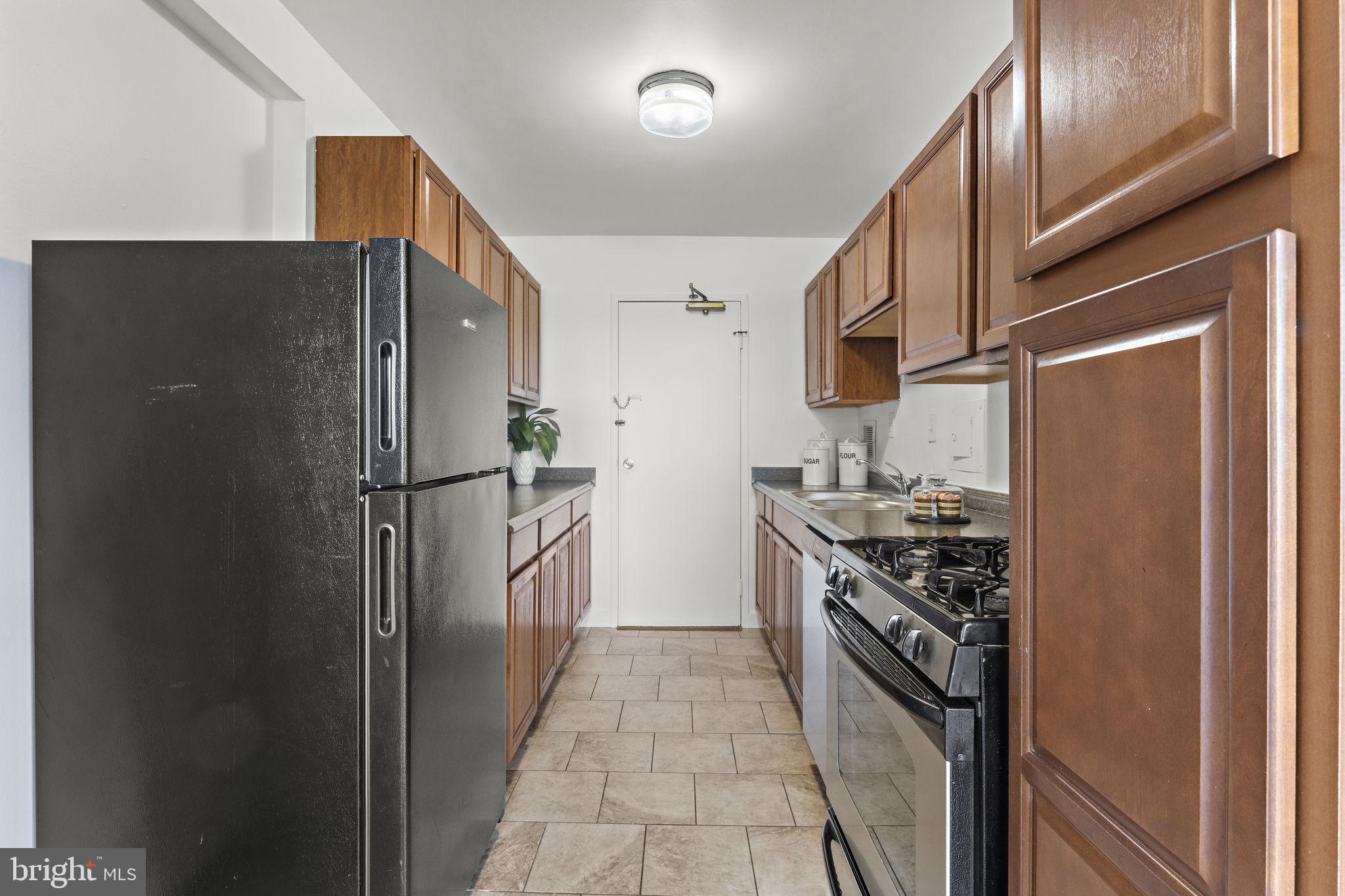 RIVER TOWERS - Residential