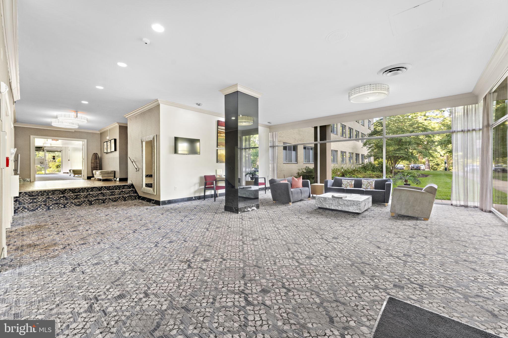 RIVER TOWERS - Residential