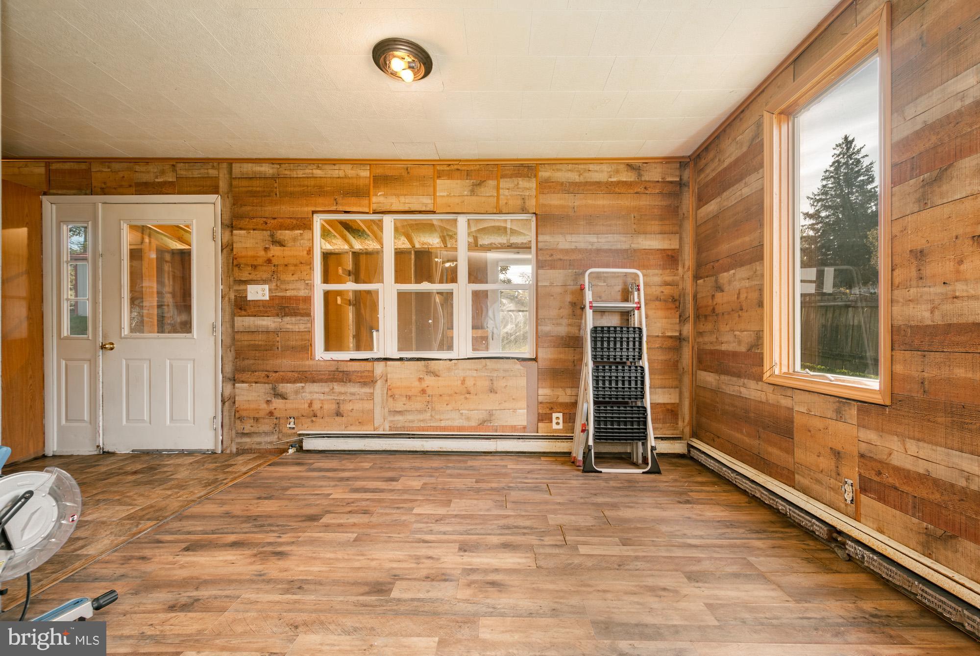 LOCH LYNN - Residential