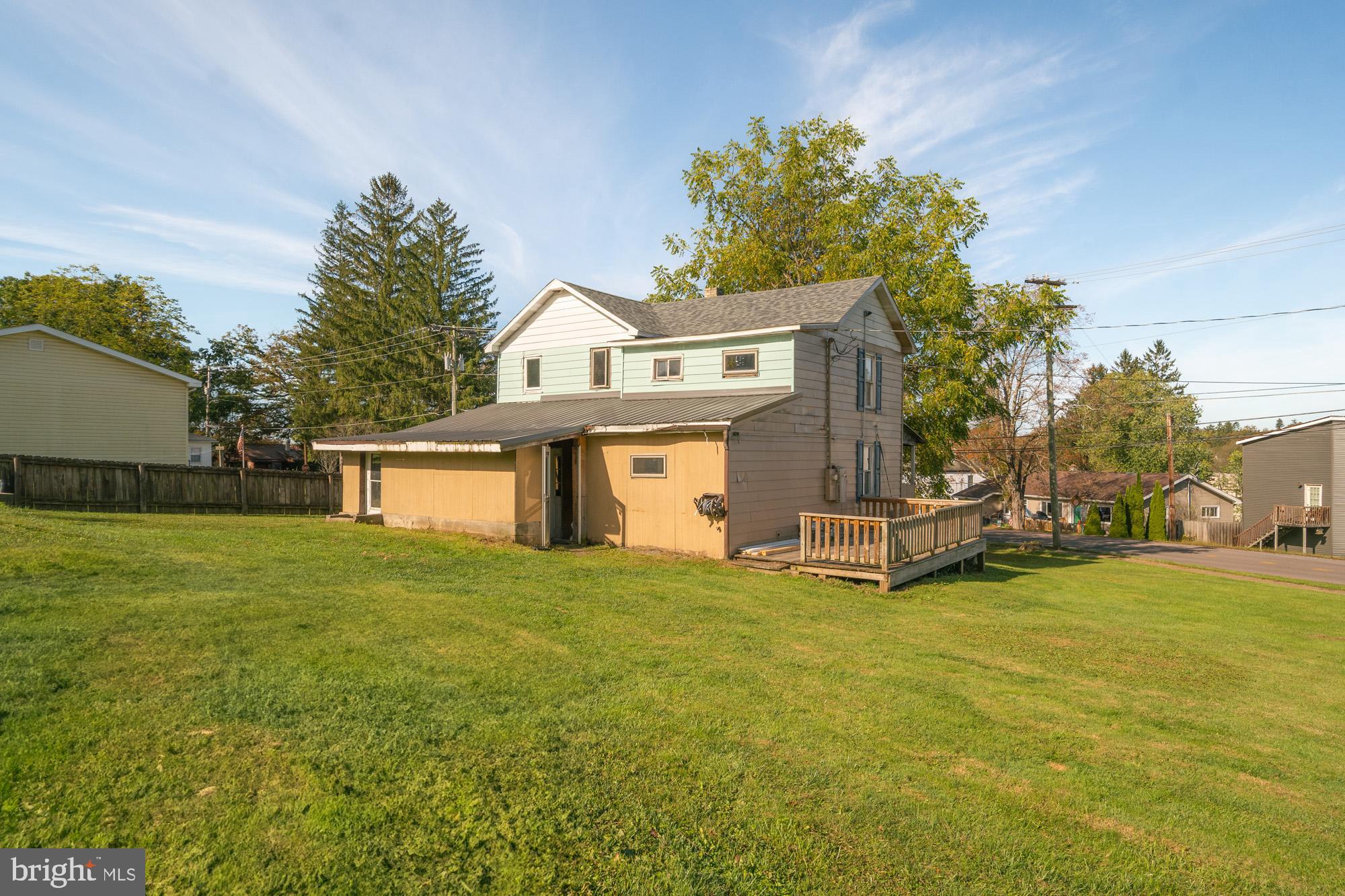 LOCH LYNN - Residential