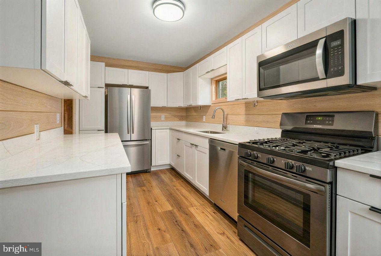 LOCH LYNN - Residential