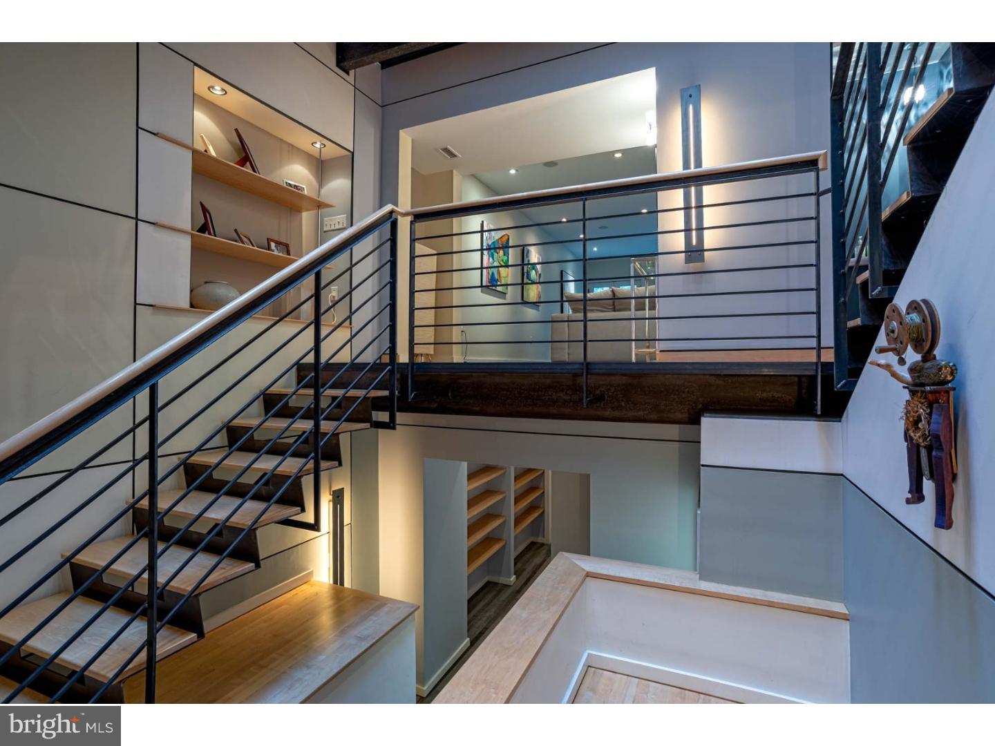 QUEEN VILLAGE - Residential