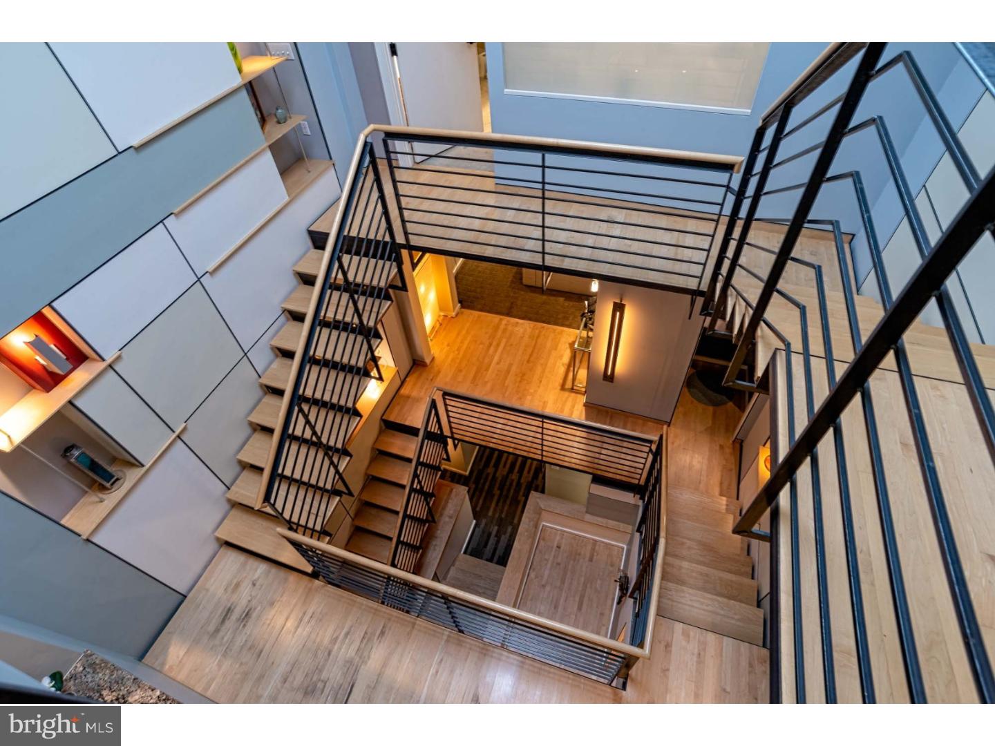 QUEEN VILLAGE - Residential