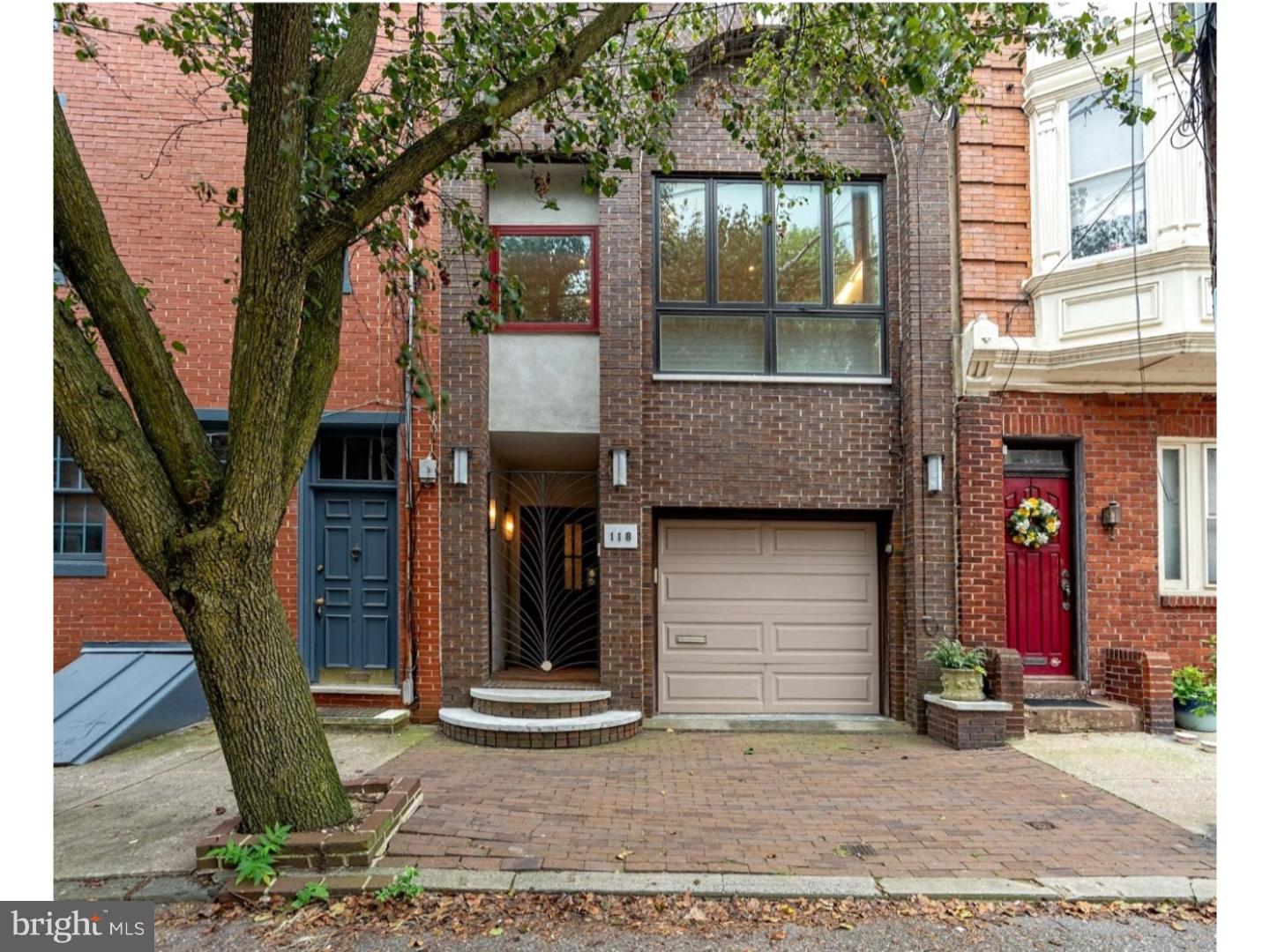 QUEEN VILLAGE - Residential