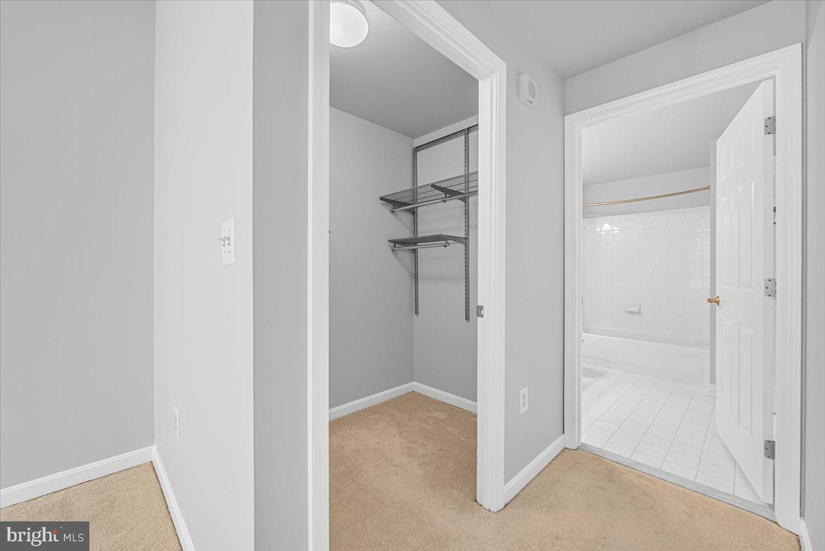 GALLERY AT WHITE FLINT - Residential