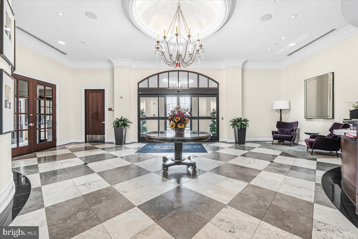 GALLERY AT WHITE FLINT - Residential